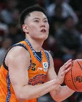 冲击坚决但三分还没开！李弘权半场7中3&amp;三分5中1拿10分2板