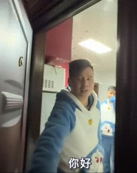 开云APP-上海40岁双胞胎兄弟，同居30年不结婚，哥哥扮演老公 弟弟是老婆