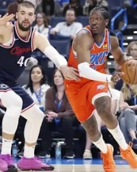 开云体育下载-1.96米小前锋站五号位，杰伦早就习惯这种“疯狂”