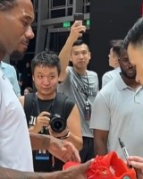 开云体育下载-李观洋社媒晒与小卡同场竞技视频：很难描述他张开手防守时多夸张