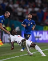 开云体育下载-临时“小黑屋”要来了？英媒：足总杯拟试验新规